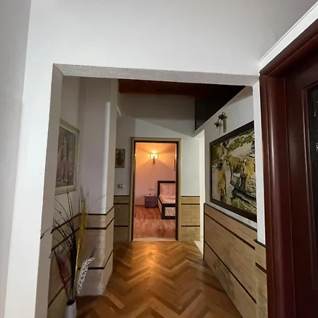 Bed & Breakfast Elsa's Gjirokastër