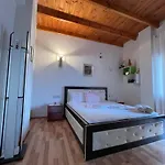 Elsa's Gjirokastër