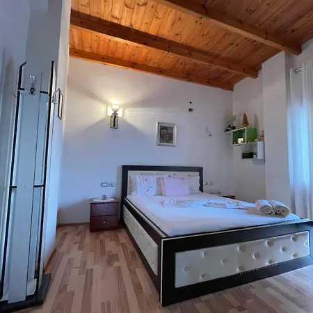 Elsa's Gjirokastër